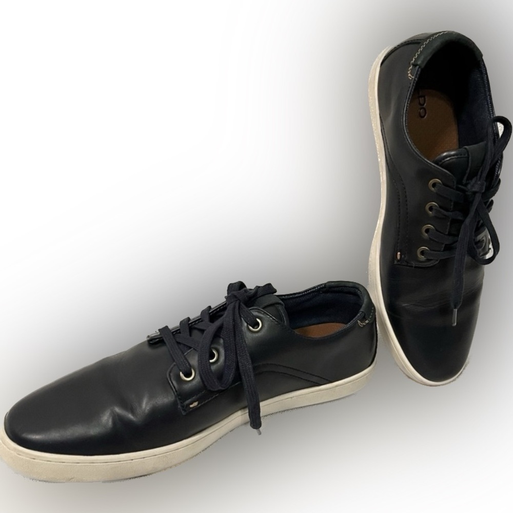 ALDO navy leather casual dress sneakers. Front lace. Leather insole.